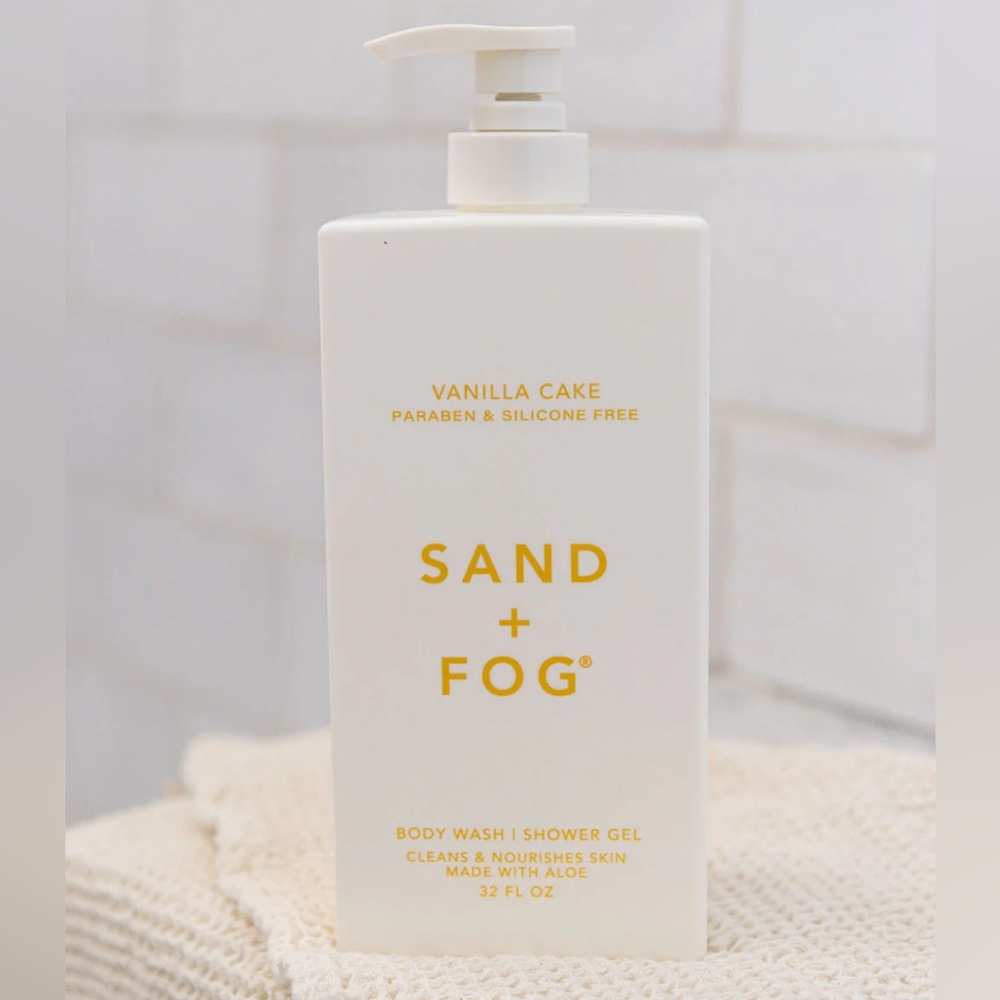 New! Sand + Fog VANILLA CAKE Body Wash Shower Gel 🍰 32 oz